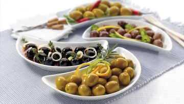 Aceituna (olives) taste delicious and can be found in any bar in Spain