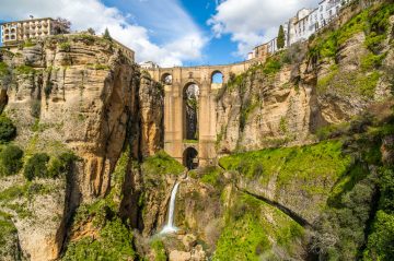 Visit the Puente Nueva in Ronda on your transfer from Malaga or Granada to Seville