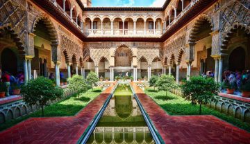 visit Seville cathedral and alcazar
