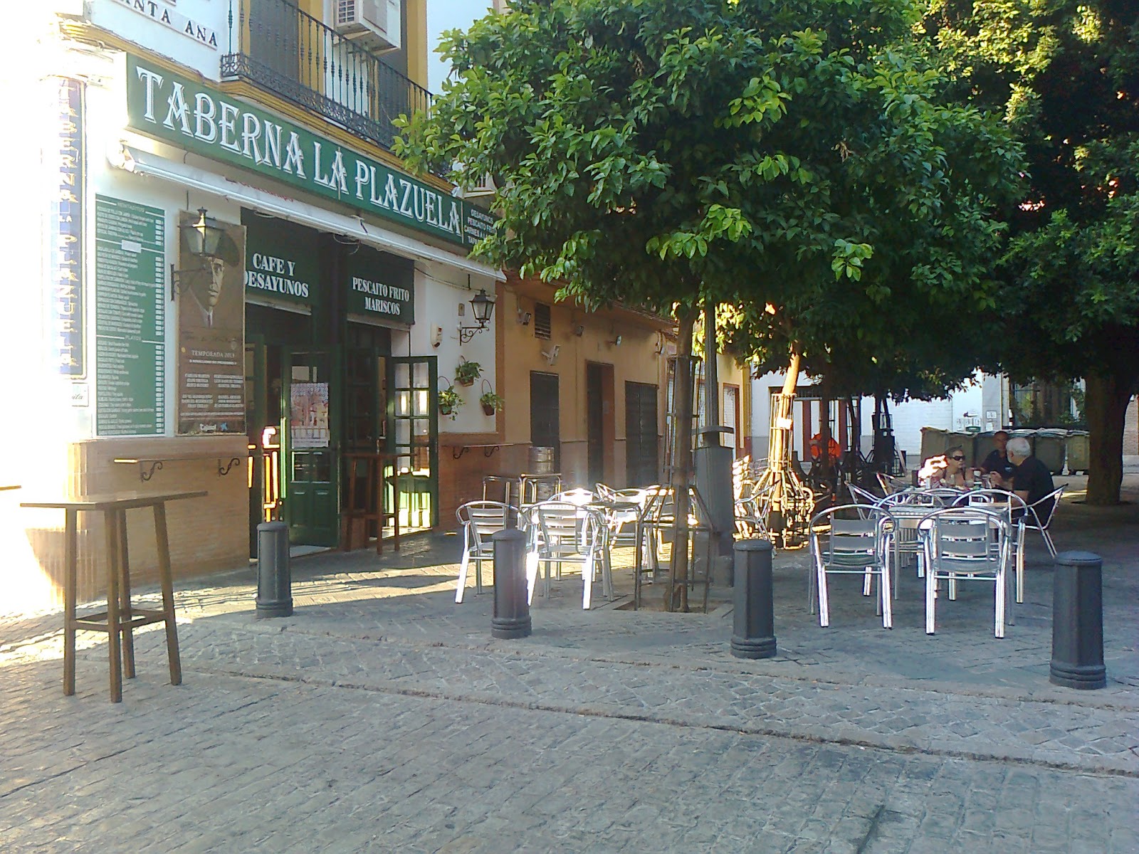 enjoy a summer vacation in Seville