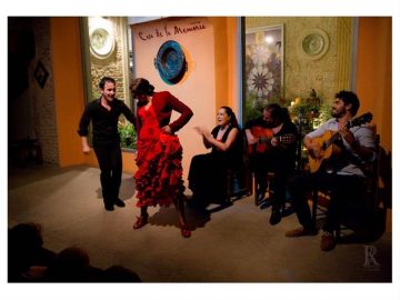 flamenco and tapas tour on couples retreat in Spain