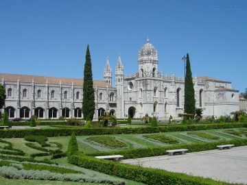 enjoy a family vacation in Lisbon