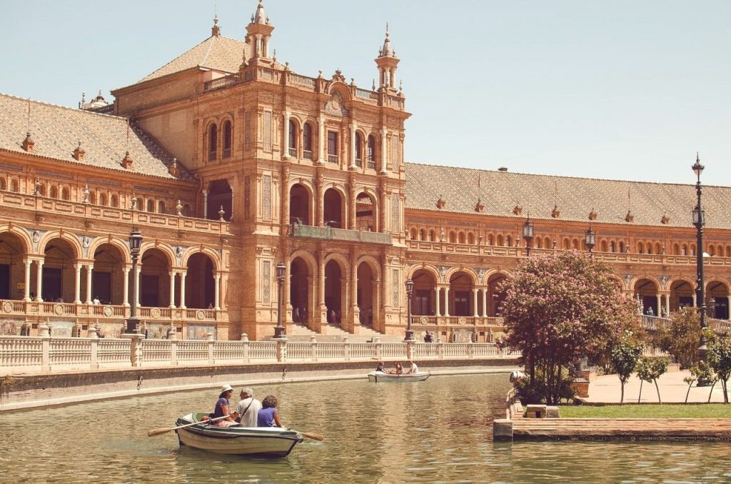 luxury walking tour of seville/plaza de espana