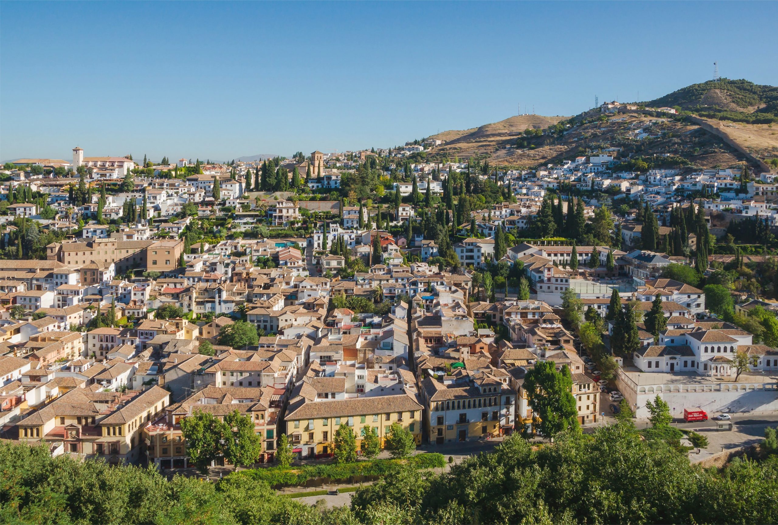 How to get to the best view points in Granada easily on a private tour