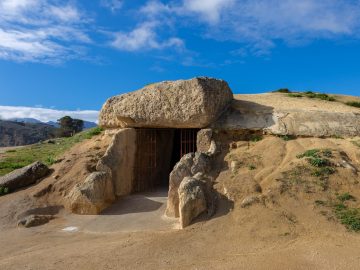 How to visit Dolmen Antequera