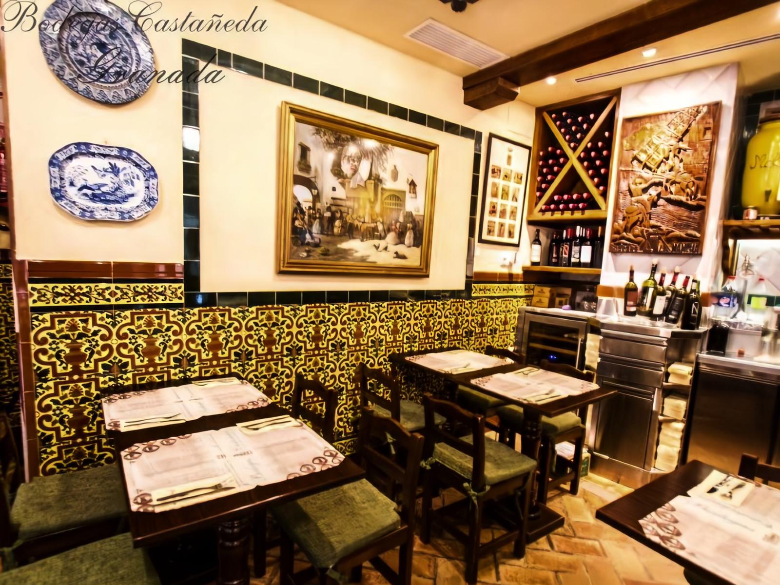 Historical Bars in Granada You Can’t Miss
