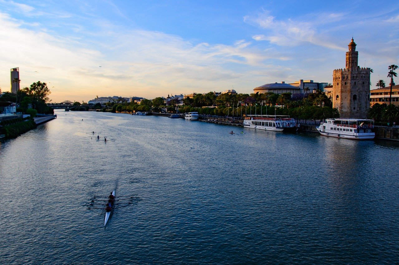 Paddle surf tours in Seville
