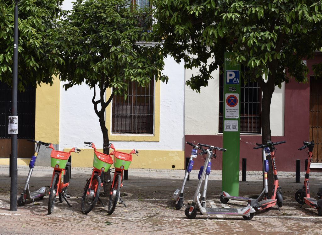 Rentable bikes and scooters in seville city centre