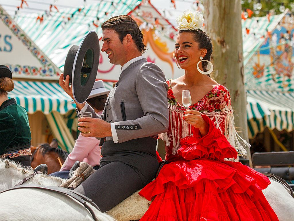 Wondering what to wear for Seville Fair? Guide to April Fair!