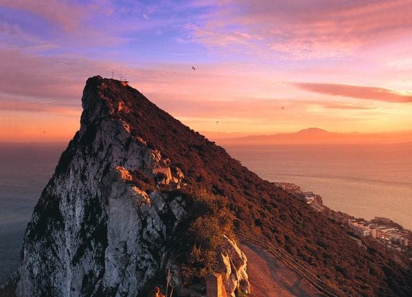 How to get to gibraltar from Spain