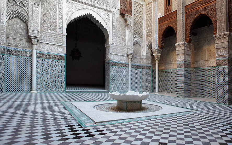 10 reasons why you should visit morocco?
